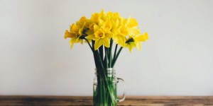Beitragsbild des Blogbeitrags Trauer bei Kindern: Wie wir mit Kindern über den Tod reden und sie auch in schweren Zeiten einbeziehen