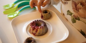 Beitragsbild des Blogbeitrags Baby Led Weaning Guide: Infos und Tipps zur selbstbestimmten Beikost (inkl. Nahrungsmittel-Liste und zucker- und salzfreien Rezepten)