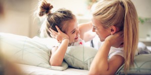 Beitragsbild des Blogbeitrags „Erziehen ohne Regeln?“ – Nein! Ich verzichte auf Erziehung! (Einführung in (m)eine Erziehungsfreiheit)