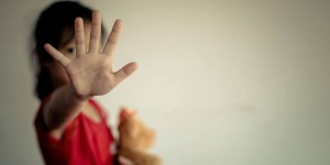 Beitragsbild des Blogbeitrags Von Gewalt, kindlichem „Fehlverhalten“ und Empathielosigkeit im Kompetenzkittel