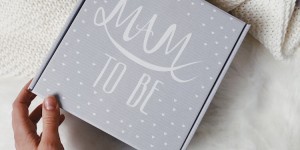Beitragsbild des Blogbeitrags Schwanger zu Weihnachten? Gewinne eine der limitierten „MAM to be“ Wohlfühl-Boxen für diese besondere Zeit!