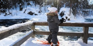 Beitragsbild des Blogbeitrags Richtig gekleidet bei Minusgraden: Dein Outdoor Guide für die ganze Familie (Praxiserprobt bis zu -12°C!) 