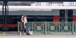 Beitragsbild des Blogbeitrags 9 Tipps, wie du mit deinen Kindern nachhaltig, entspannt und sicher verreist (mit umfassender Packliste als Download)