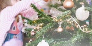 Beitragsbild des Blogbeitrags Den Winter mit Kindern genießen: Kreative und köstliche Ideen gegen Langeweile daheim in der kuscheligen Jahreszeit