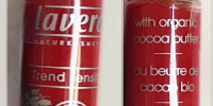 Beitragsbild des Blogbeitrags Review: Lavera Trend Sensitiv Glossy Lips MagicRed 