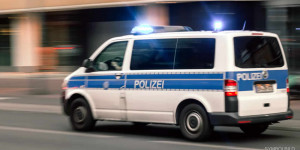 Beitragsbild des Blogbeitrags Polizei führte bundesweit Razzien zu Hasspostings durch