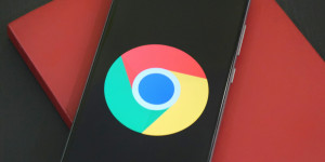 Beitragsbild des Blogbeitrags Android-App „Google Messages“ saugt den Akku leer 
