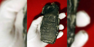 Beitragsbild des Blogbeitrags Faktencheck: das 800 Jahre alte Handy stammte aus dem Jahre 2012