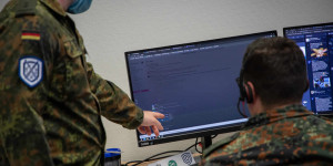 Beitragsbild des Blogbeitrags Bundeswehr übt gemeinsam mit Österreich für die Cyber-Abwehr 