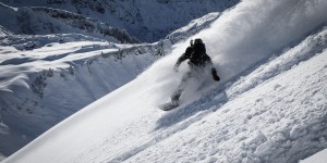 Beitragsbild des Blogbeitrags Kein Gipfel, kein Drama – Tiefschneetraum Biberacher Hütte