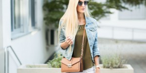 Beitragsbild des Blogbeitrags Summer Casual: White Jeans & Khaki Silk 