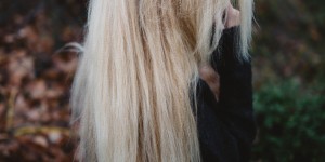 Beitragsbild des Blogbeitrags Crimped Hair: Haare kreppen aka. ZickZack Struktur ins Haar zaubern