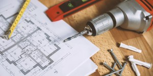Beitragsbild des Blogbeitrags Hausbaubudget & Kostenplanung beim Hausbau – so wirtschaftest du richtig!