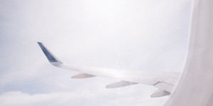 Beitragsbild des Blogbeitrags 10 Tipps gegen Flugangst – Meine Tipps gegen die Panik im Flieger