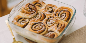 Beitragsbild des Blogbeitrags Saftige Zimtschnecken einfach selber machen