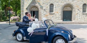 Beitragsbild des Blogbeitrags Julia und Christopher – kirchliche Trauung und Feier mit Vintage Touch