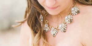 Beitragsbild des Blogbeitrags Brautaccessoires: dezent bis dekadent