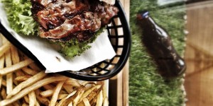 Beitragsbild des Blogbeitrags Omnom Burger, Wien 