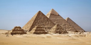 Beitragsbild des Blogbeitrags Hohlräume in Pyramiden und Relativitätstheorie