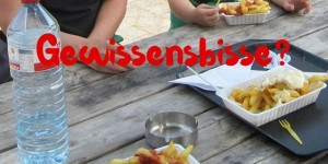 Beitragsbild des Blogbeitrags Gesund essen im Urlaub? 5 einfache Tipps und warum ein schlechtes Gewissen schadet.