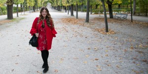 Beitragsbild des Blogbeitrags A red flute sleeve coat X red floral dress
