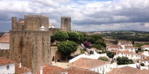 Beitragsbild des Blogbeitrags Óbidos in Portugal – Ein Tagesausflug ins Mittelalter 