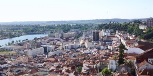 Beitragsbild des Blogbeitrags Coimbra in Portugal – Studieren mit Stil
