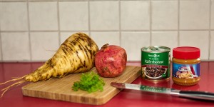 Beitragsbild des Blogbeitrags 5 Zutaten Challenge: Bohnenburger mit Pastinaken-Granatapfel-Chutney 