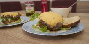 Beitragsbild des Blogbeitrags Burger-Versuch: Big Mac mit selber gebackenen Buns