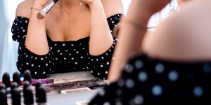 Beitragsbild des Blogbeitrags 3 einfache Schminktipps, um Rosacea zu verdecken