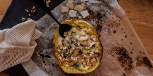 Beitragsbild des Blogbeitrags Herbstrezept: Überbackener Spaghettikürbis mit Parmesan