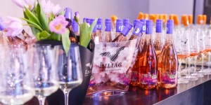 Beitragsbild des Blogbeitrags young.LILIAC Fresh, Fruity und Rosé Light: Die sommerfrischen Weine aus Transsilvanien
