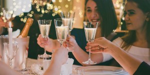 Beitragsbild des Blogbeitrags Christmas is coming to Town: Wo findet ihr die besten Locations für eure Weihnachtsfeier?