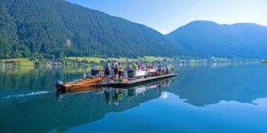 Beitragsbild des Blogbeitrags WEISSENSEER FRÜHSTÜCKSFLOSS – purer Genuss am saubersten See Österreichs