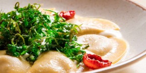 Beitragsbild des Blogbeitrags Bierlokal am Graben serviert frühlingsfrische Schmankerl: Das Wiener Stadtbräu lädt ein