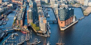 Beitragsbild des Blogbeitrags Hamburgs Waterkant – Die STADT.KÜSTE ist einfach eine SommerReise wert 