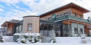 Beitragsbild des Blogbeitrags Adventzauber – aber „kuuhl“: Die Manufaktur Eis Greissler lädt nach Krumbach