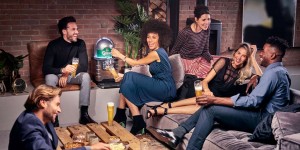 Beitragsbild des Blogbeitrags gezapft.at – 6 coole Gründe für die neue Fassbier-Überraschung bei eurer Silvester Party 