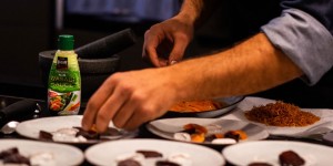 Beitragsbild des Blogbeitrags 3 Winter-Rezepte mit scharfem Twist: Simon Kotvojs feat. S&B Wasabi