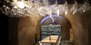 Beitragsbild des Blogbeitrags Kellerjause in der Winebank Wien: Ein feiner Abend mit dem gewissen „Gläser-Extra“