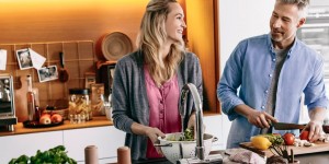 Beitragsbild des Blogbeitrags AQA drink Pure – 5 nachhaltig gute Gründe für den eleganten Weg zum Magnesium mineralisierten Wasser direkt aus der Küchenarmatur
