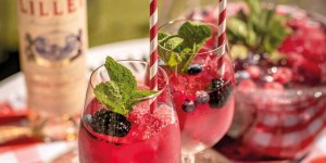 Beitragsbild des Blogbeitrags Sowas von retro: Bowle erfrischt uns wieder als fruchtiger Sommertrend 2019