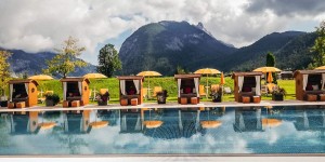 Beitragsbild des Blogbeitrags Quellenhof Leutasch – dort, wo makellose Wohlfühlzone auf Tiroler Berge trifft 
