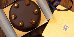 Beitragsbild des Blogbeitrags Café Am Hof – Kaffeehaus Deluxe & Torten „ab Hof“ in der Wiener City