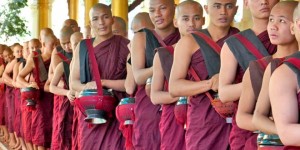 Beitragsbild des Blogbeitrags Wie lebt ein Mönch in Myanmar? 
