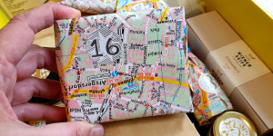 Beitragsbild des Blogbeitrags 7 gar nicht so teure Geschenke rund ums Reisen