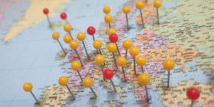 Beitragsbild des Blogbeitrags Roundtrip Europa – Unterwegs mit Flugzeug, Zug und Bus