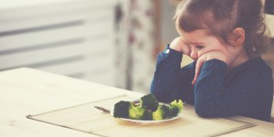 Beitragsbild des Blogbeitrags Essen gehen mit Kindern: Das besondere Kids Menü