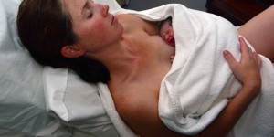 Beitragsbild des Blogbeitrags 18 Tipps für die Schmerzlinderung während der Geburt 