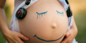 Beitragsbild des Blogbeitrags Wie verwöhnt man das Baby im Babybauch